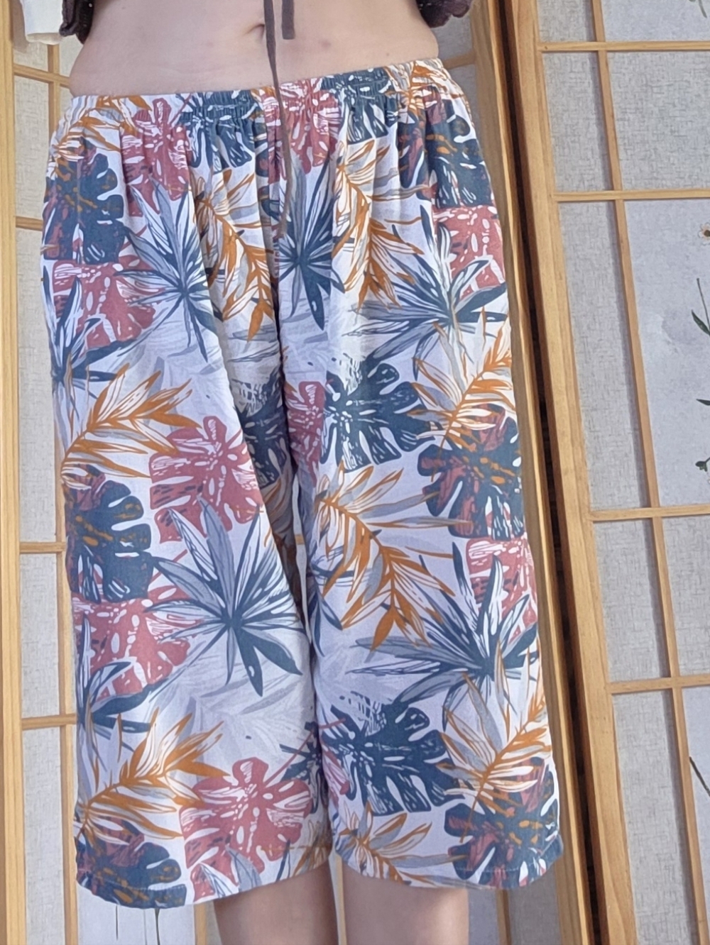 Tropical Print Elastic-Waist Capris - Multicolor